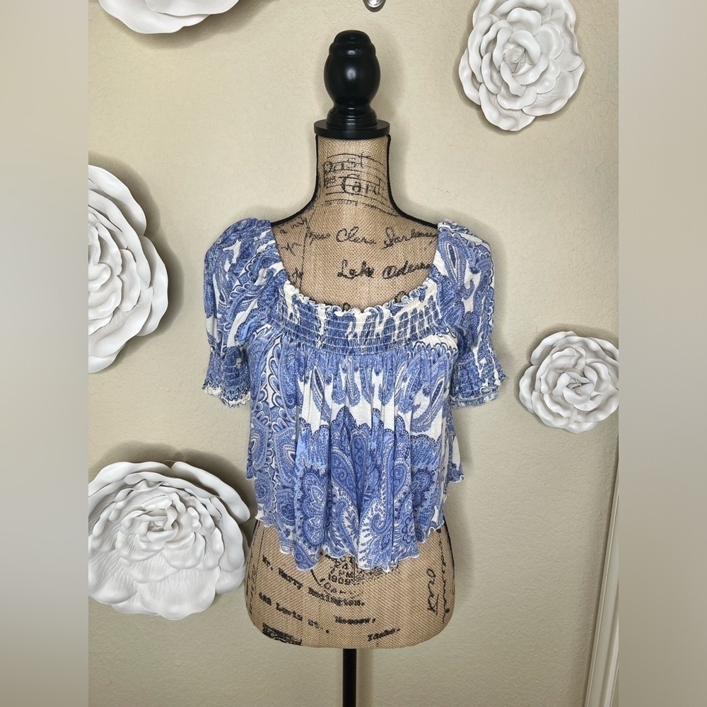 Urban Outfitters Blue & White Paisley Print Smocked Crop Top Size XS